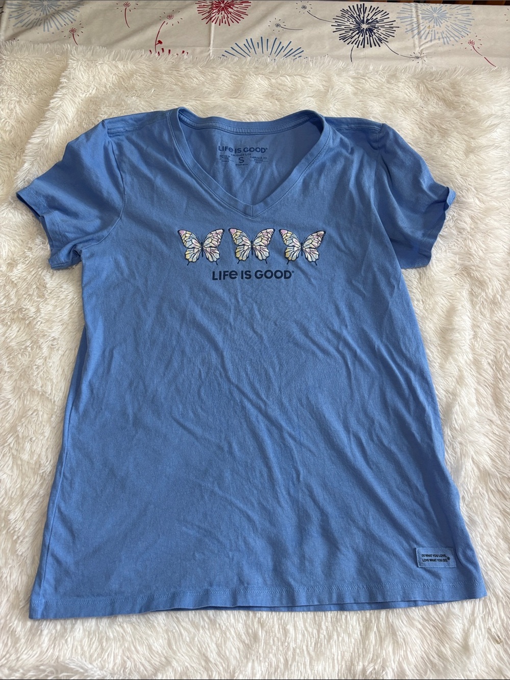 LADIES LIGHT CRUSHER TEE LIFE IS GOOD T-SHIRT.